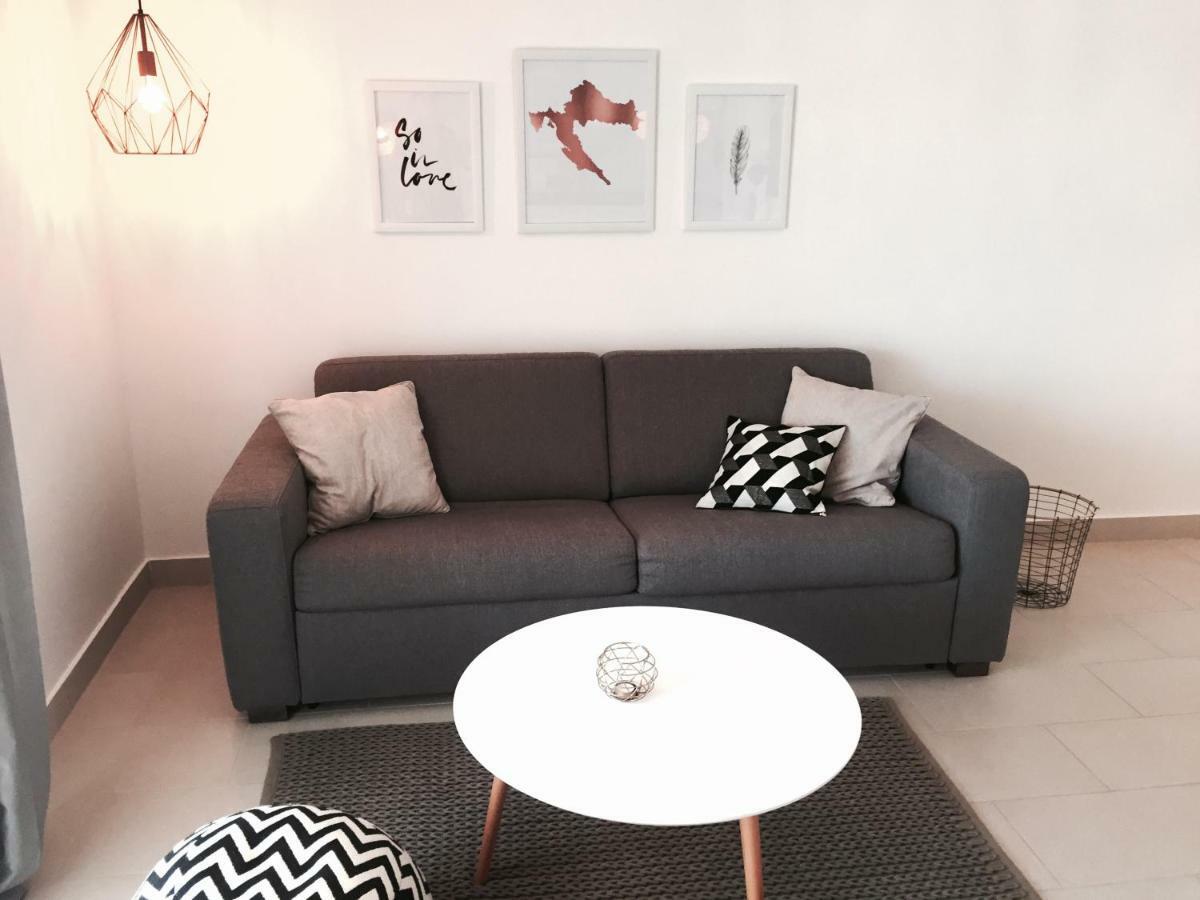 Apartmani Zivaljic Trogir Ngoại thất bức ảnh