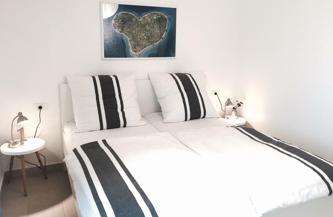 Apartmani Zivaljic Trogir Ngoại thất bức ảnh